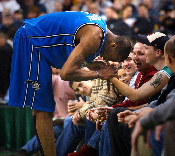 铜梁龙致谢蓉城：期待成渝两地共同推动西部足球事业蓬勃发展（铜梁龙感谢蓉城，盼成渝携手促西部足球腾飞）