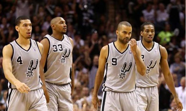 女足明星遭百万富翁跟踪骚扰，雇佣保镖应对（女足明星遭富豪纠缠跟踪，被迫雇保镖护身）