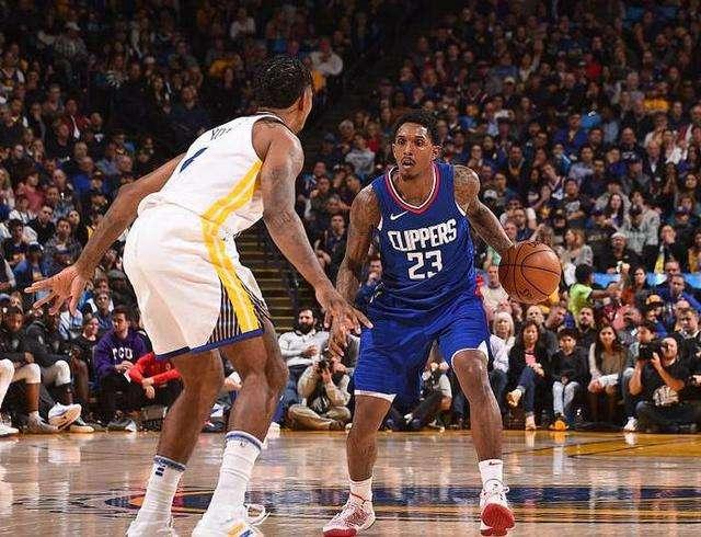 穆里尼奥：这是美妙的夜晚，我们掌控了比赛理应战胜那不勒斯（穆里尼奥：美妙之夜！我们掌控全场，战胜那不勒斯实至名归）