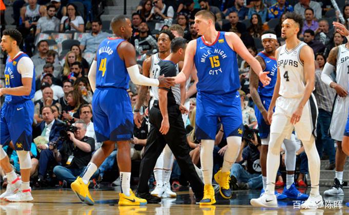 欧冠球员表现评析：C罗连续进球,（欧冠赛场表现解析：C罗连场破门）