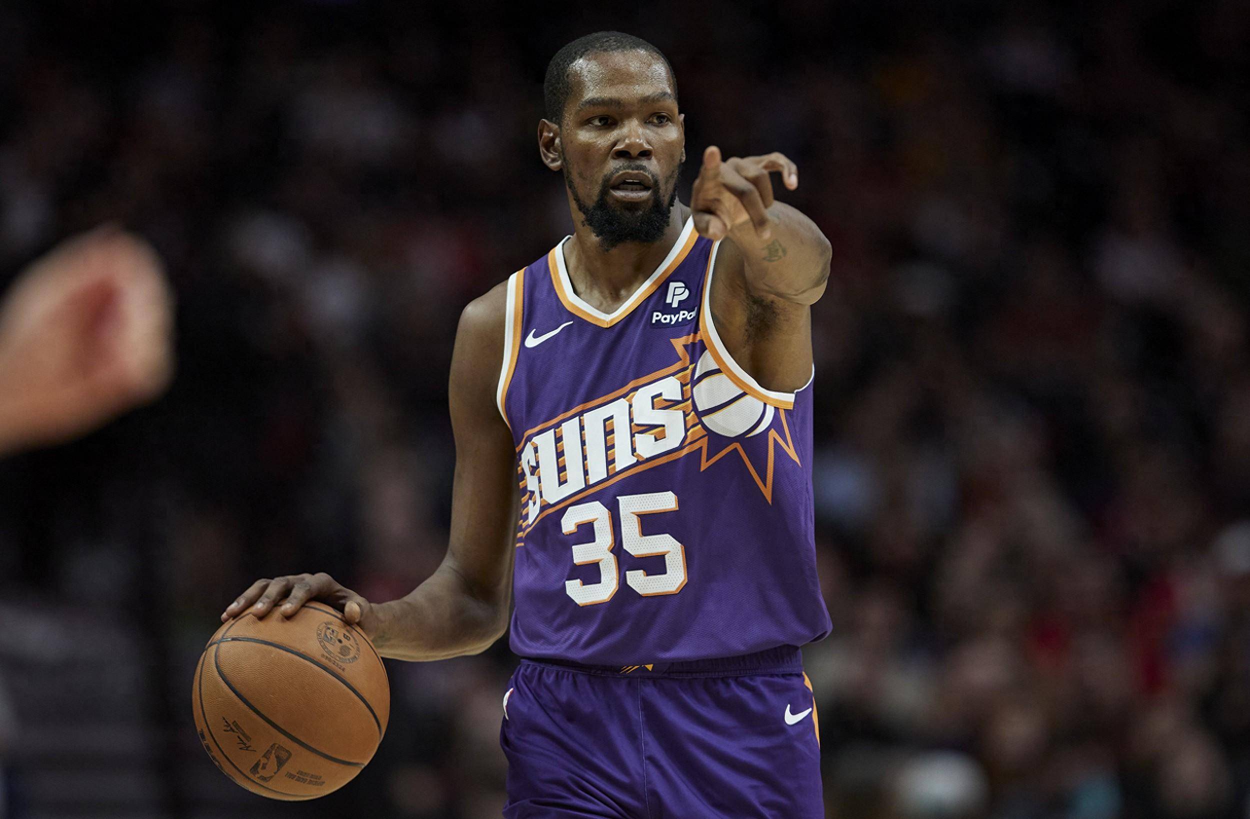 上海队成功完成了新赛季的定妆照，但他们在新赛季真能爆发吗？（上海队定妆照出炉，新赛季能否迎来真正的爆发？）