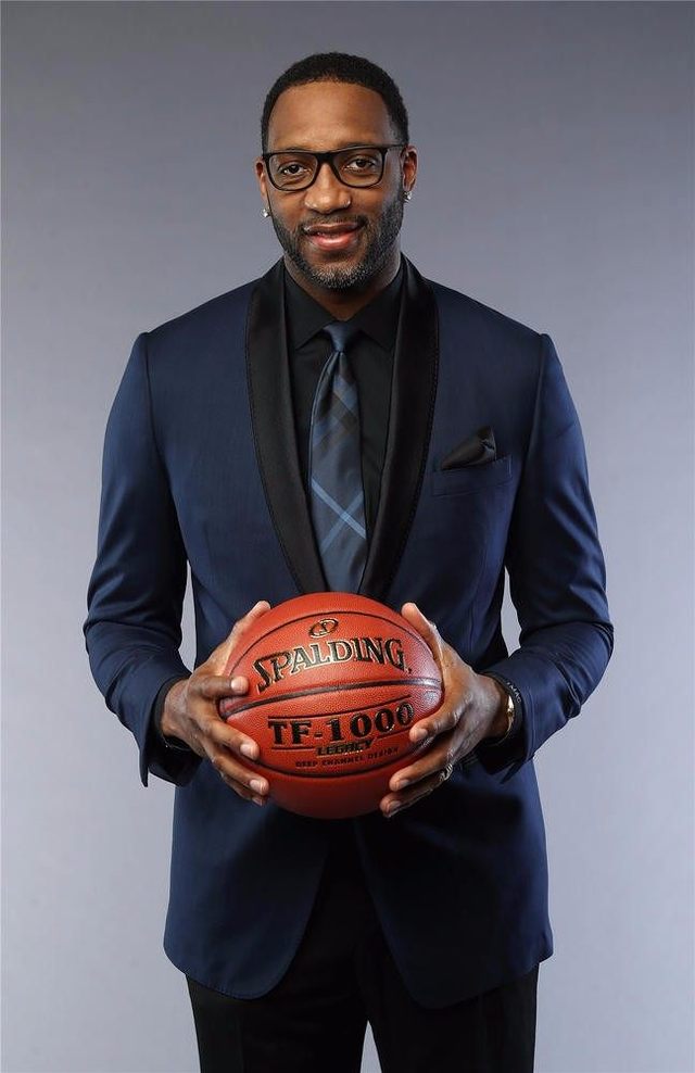 意媒：库普梅纳斯转型中卫表现亮眼，尤文中场补强成当务之急（意媒：库普梅纳斯改打中卫表现出众，尤文中场补强刻不容缓）