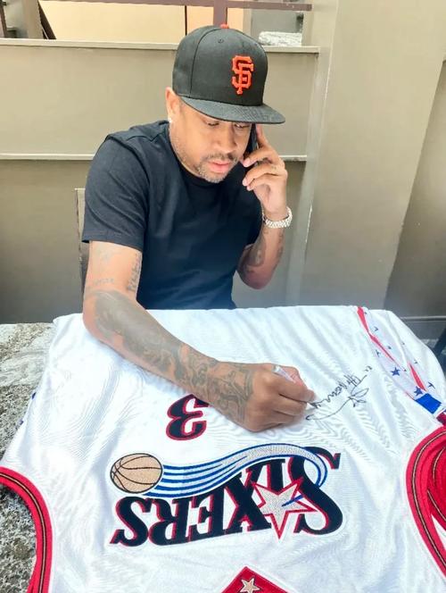 皇马右后卫告急！哈维·阿隆索面临五大选择，巴尔韦德成最佳替身（皇马右后卫告急：哈维·阿隆索权衡五种方案，巴尔韦德被视为最佳替代者）