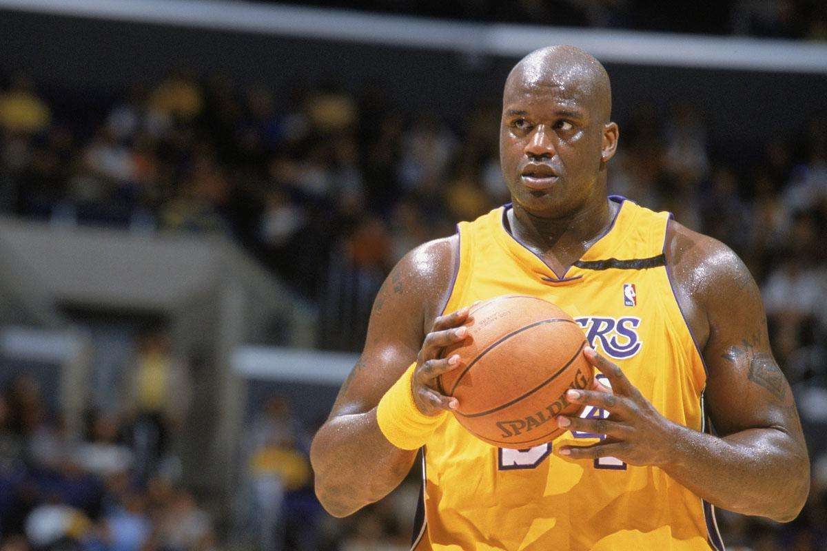 连输埃因霍温、本菲卡，那不勒斯队史首次遭遇欧冠客场连败（先后负于埃因霍温、本菲卡，那不勒斯队史首次在欧冠客场吞下两连败）