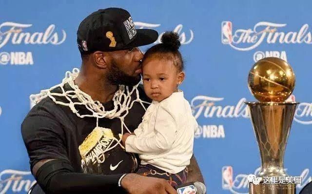 TA：桑切斯最近在逐渐进步，他已成为英超最可靠的门将之一（TA：桑切斯近来稳步提升，已跻身英超最可靠门将之列）