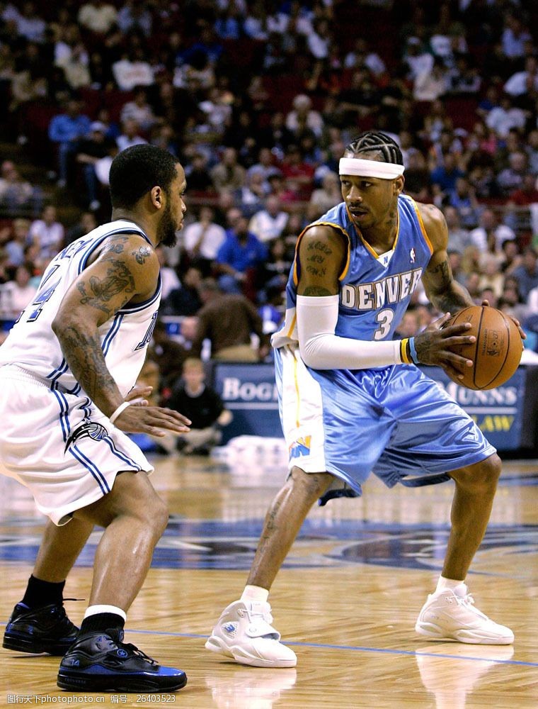 皇马0-2负塞尔塔赛后球员围攻裁判，一分钟内五黄一红（皇马0-2不敌塞尔塔，终场后球员围堵裁判，60秒内五黄一红）