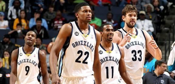 足球世界杯两队提前晋级，最后一轮无悬念（足球世界杯两队已提前出线，末轮无悬念）