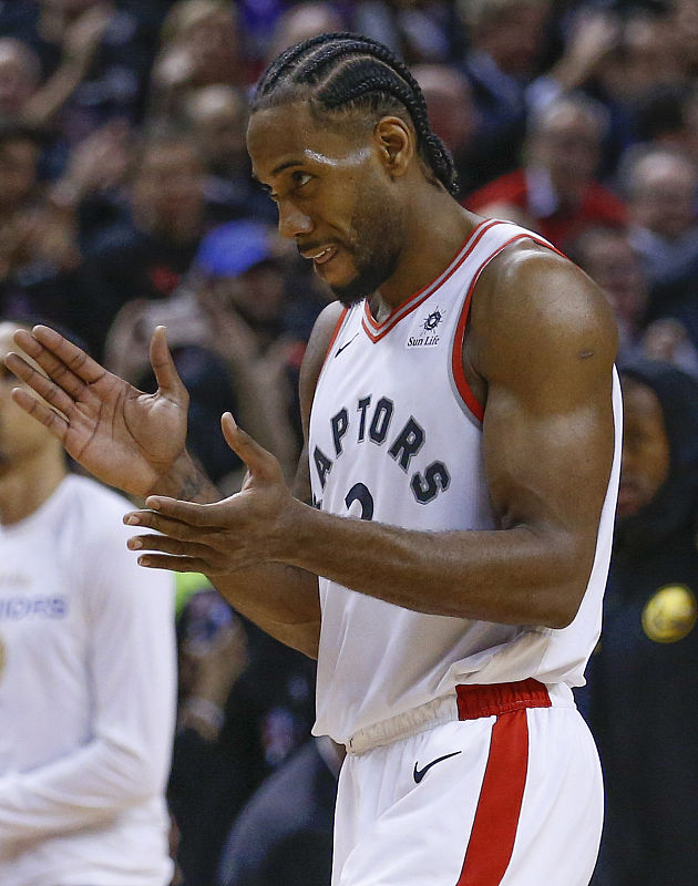 世体：引进小蜘蛛非常困难，巴萨高层越来越关注凯恩（世体：引进小蜘蛛阻力重重，巴萨高层愈发青睐凯恩）